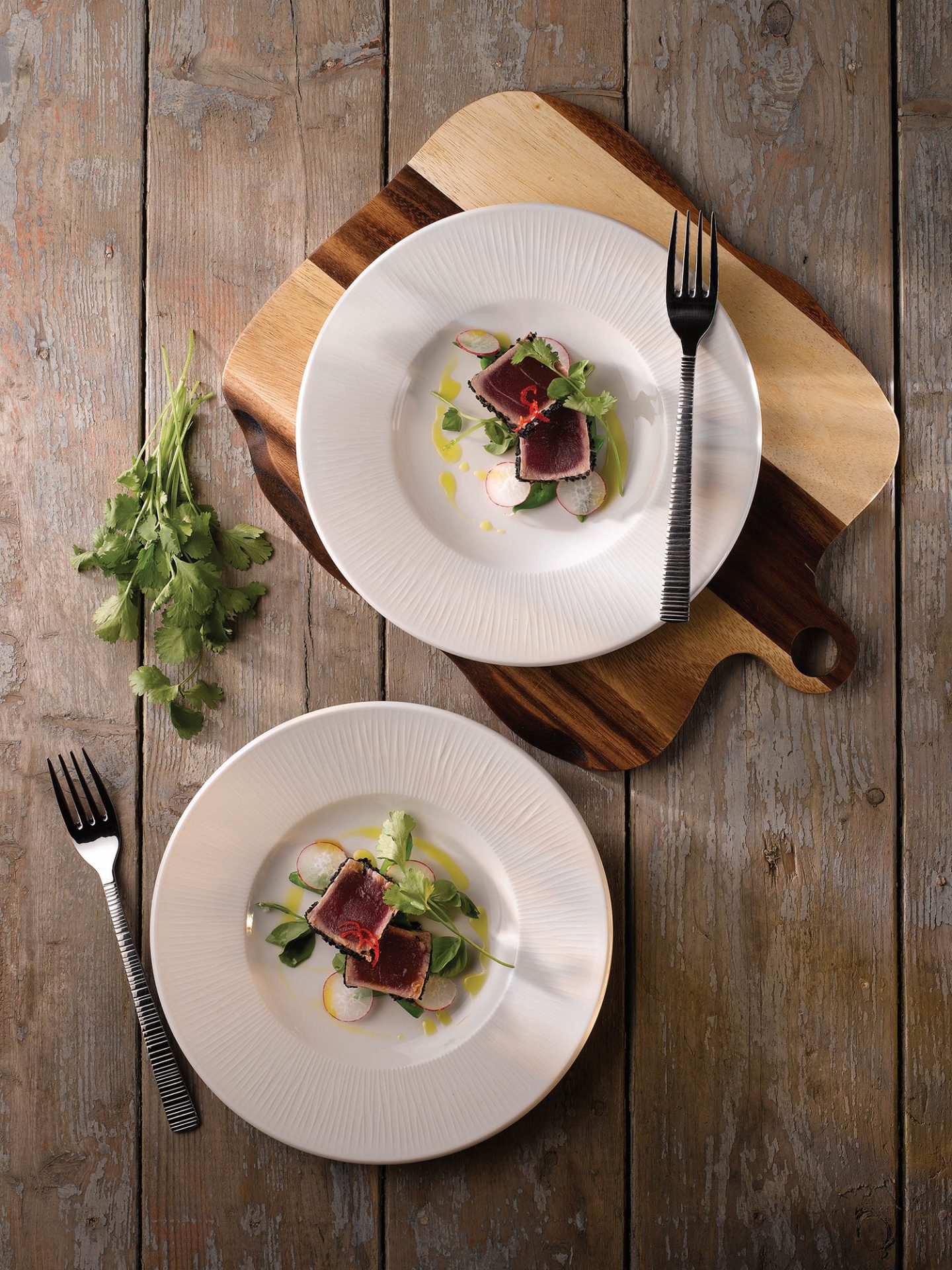 BAMBOO WIDE RIM PLATES OVERHEAD WITH NATURALE WOOD