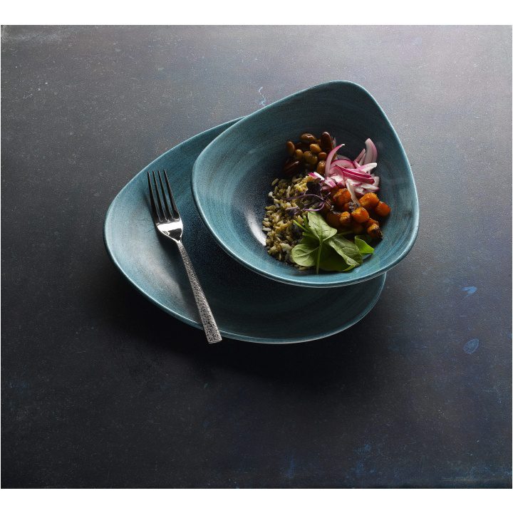 STONECAST AQUEOUS LAGOON WITH CHRUCHILL STONECAST CUTLERY