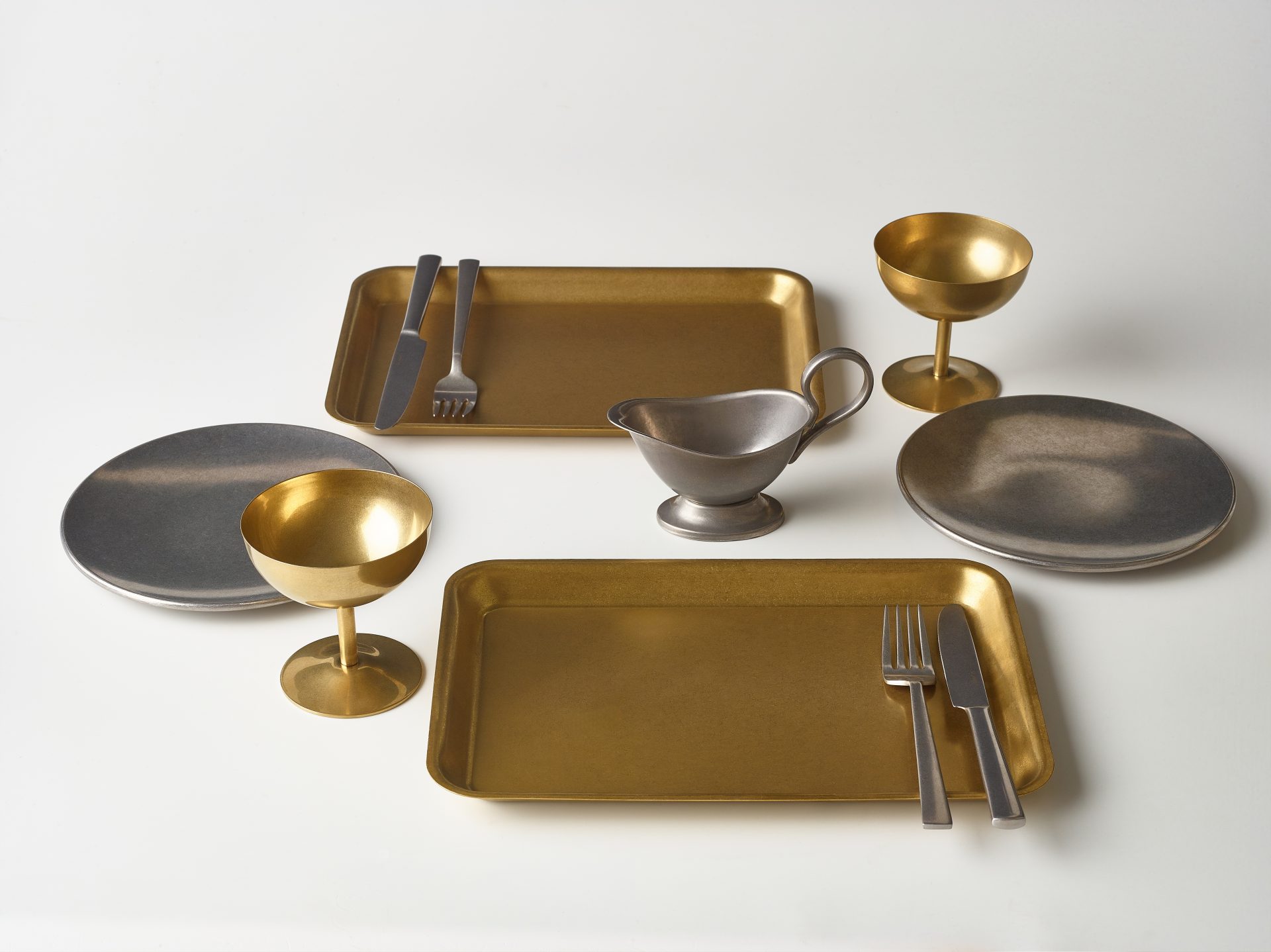 Gold Vintage Steel Tray 31.5 x 21.5cm - Image 2